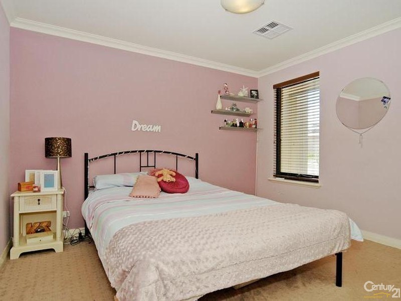 15 Crofton Cove, Mindarie WA 6030