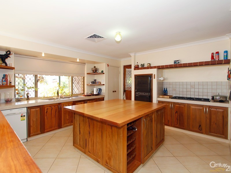 70 Whitfield Drive, Two Rocks WA 6037