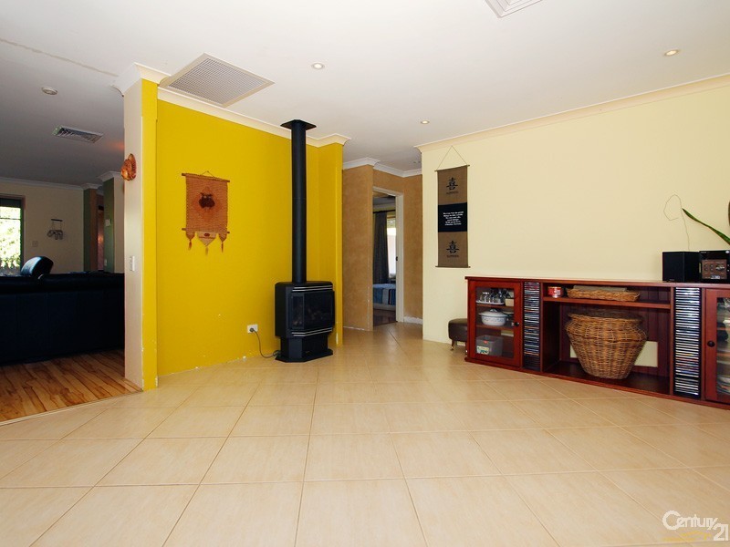 70 Whitfield Drive, Two Rocks WA 6037