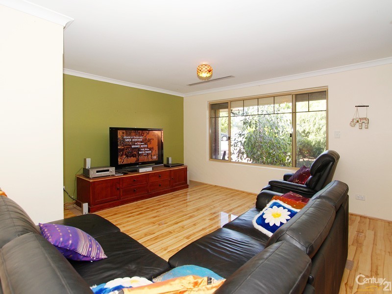 70 Whitfield Drive, Two Rocks WA 6037