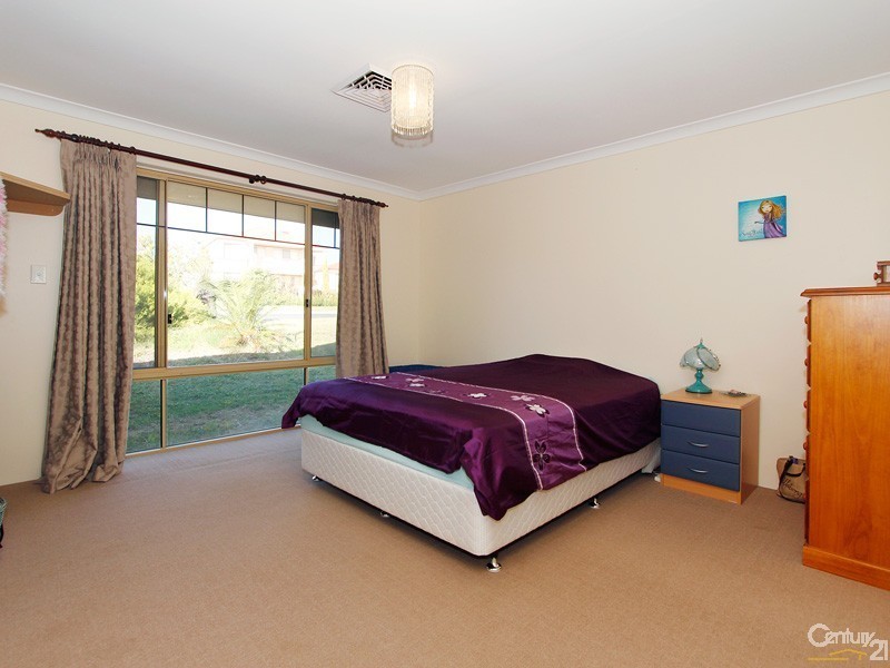 70 Whitfield Drive, Two Rocks WA 6037