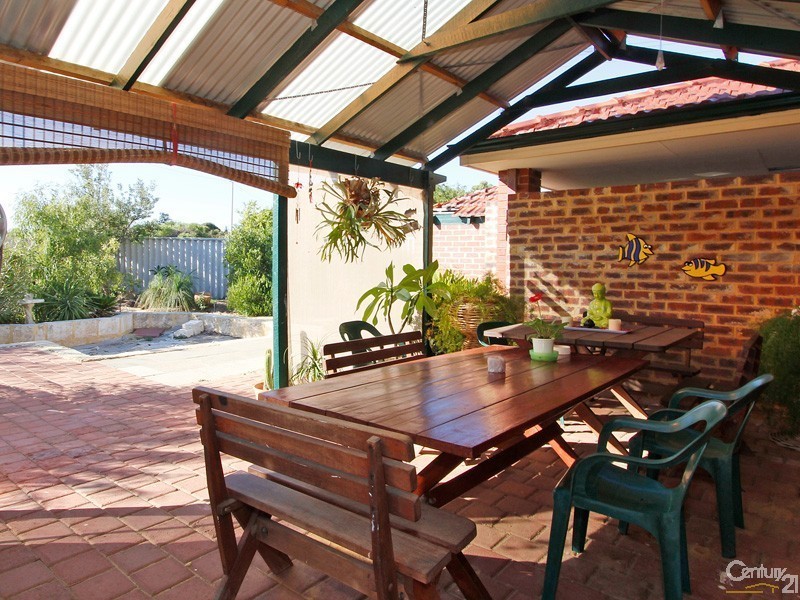 70 Whitfield Drive, Two Rocks WA 6037