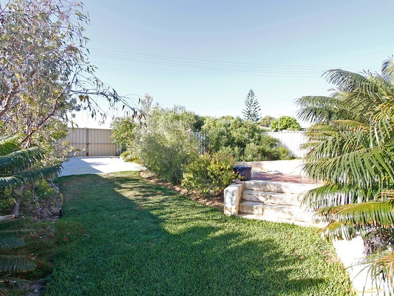 70 Whitfield Drive, Two Rocks WA 6037