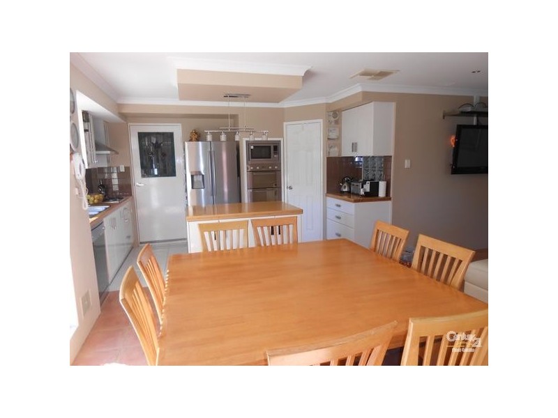 2 Tallinn Loop, Mindarie WA 6030