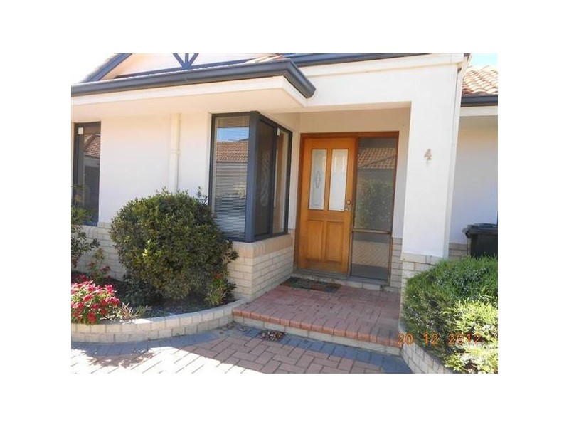 unit 4/13 Santarosa Way, Stirling WA 6021