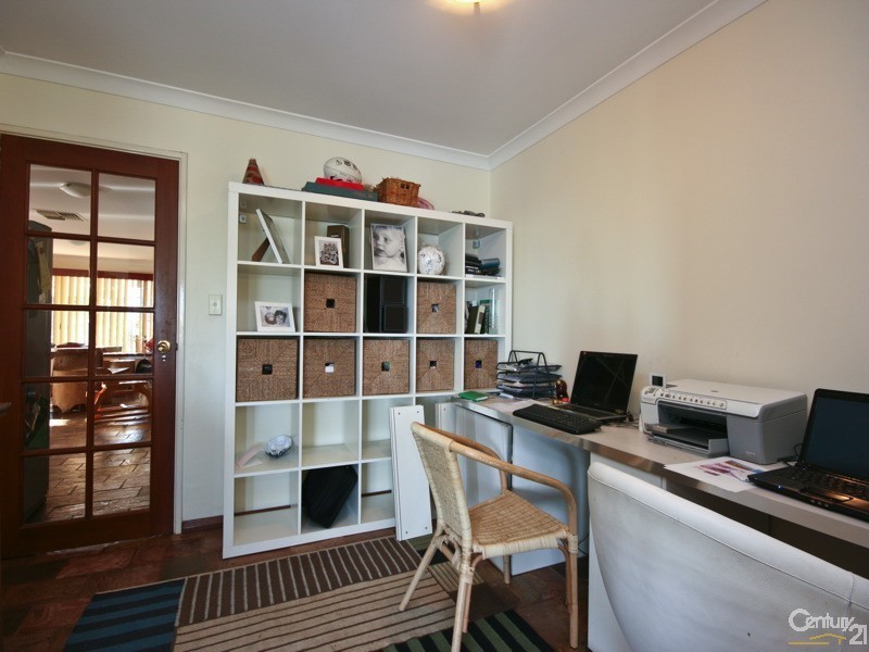 23 Mindarie Drive, Quinns Rocks WA 6030