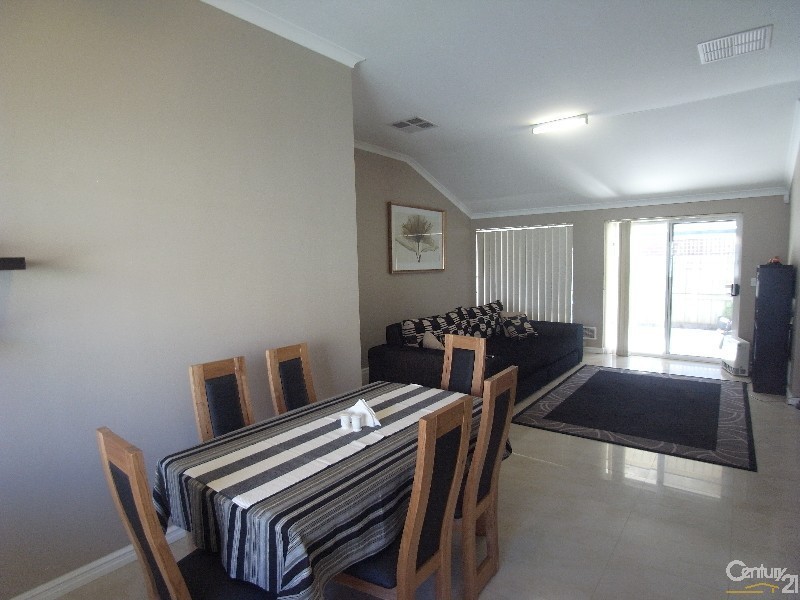16 Sandow Green, Clarkson WA 6030