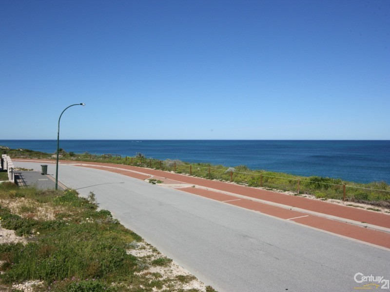 252 Ocean Drive, Quinns Rocks WA 6030