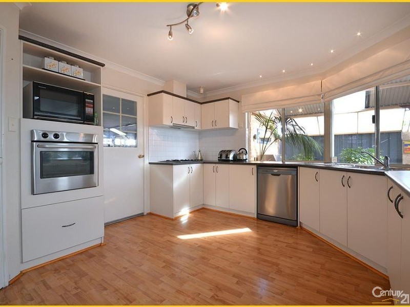 2 Crofton Cove, Mindarie WA 6030