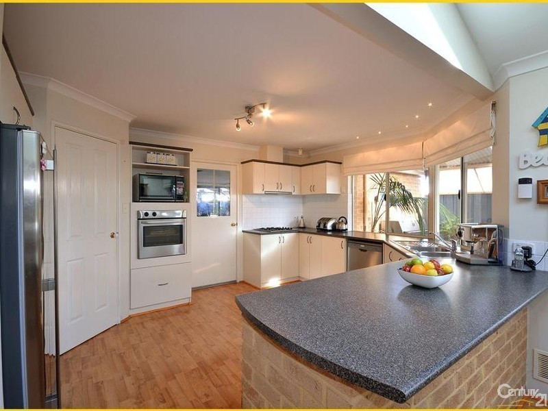 2 Crofton Cove, Mindarie WA 6030