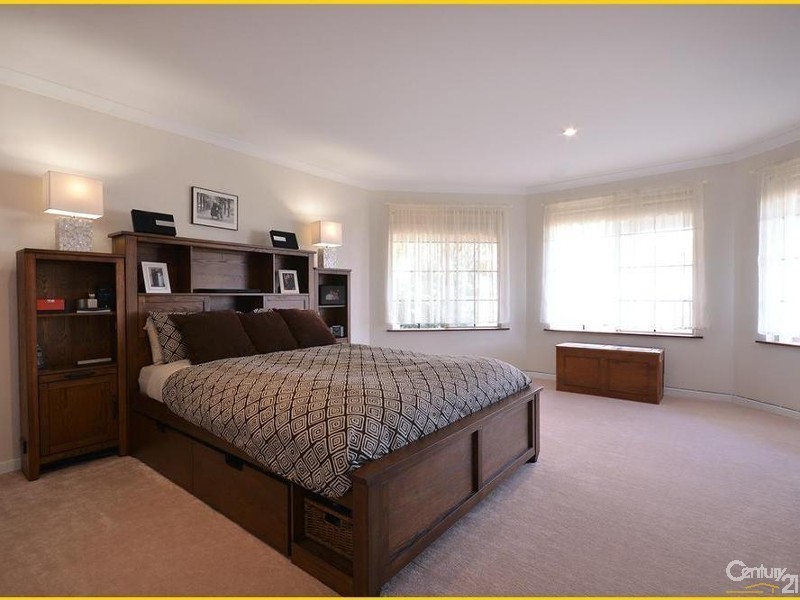 2 Crofton Cove, Mindarie WA 6030