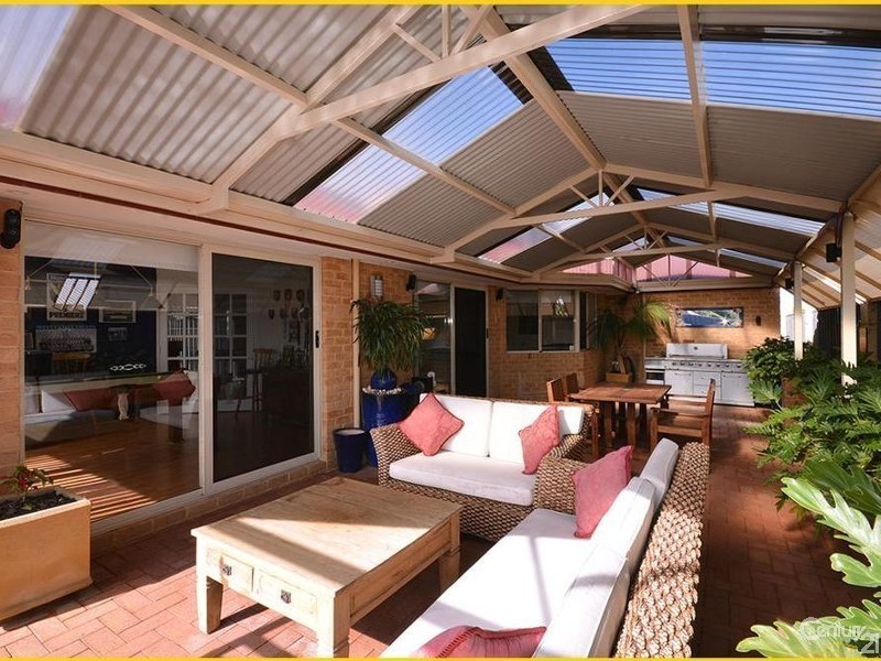 2 Crofton Cove, Mindarie WA 6030