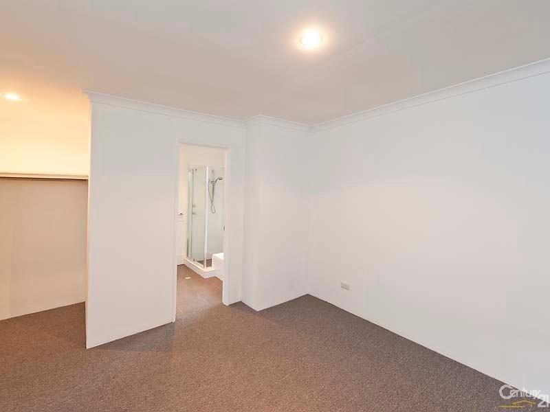 1 Sandow Green, Clarkson WA 6030