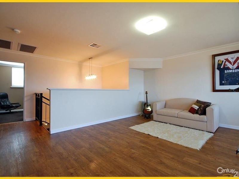 12 Manta Pass, Mindarie WA 6030