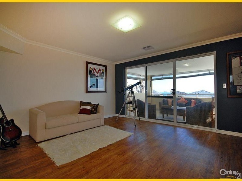 12 Manta Pass, Mindarie WA 6030