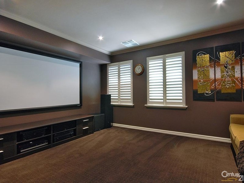 12 Manta Pass, Mindarie WA 6030