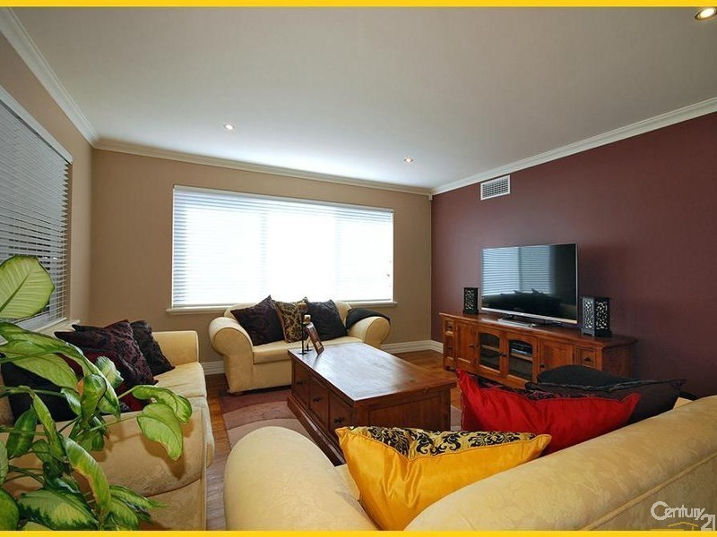 12 Manta Pass, Mindarie WA 6030