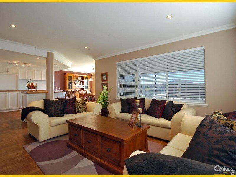 12 Manta Pass, Mindarie WA 6030