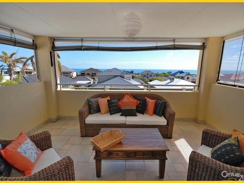 12 Manta Pass, Mindarie WA 6030