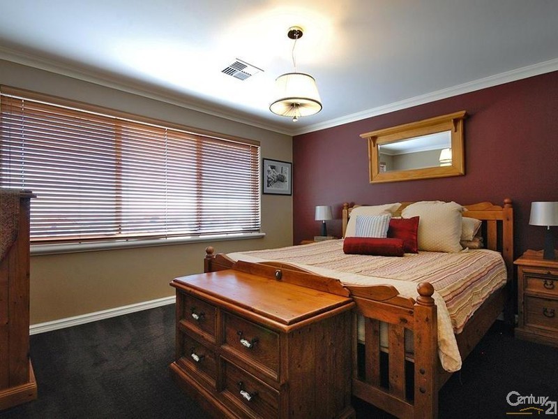 12 Manta Pass, Mindarie WA 6030