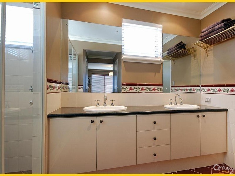 12 Manta Pass, Mindarie WA 6030