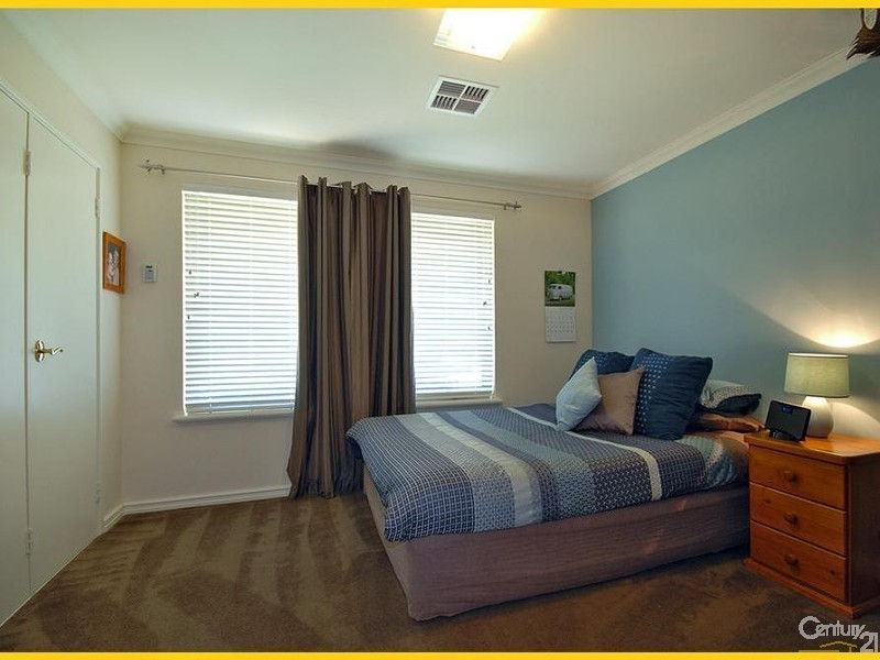 12 Manta Pass, Mindarie WA 6030