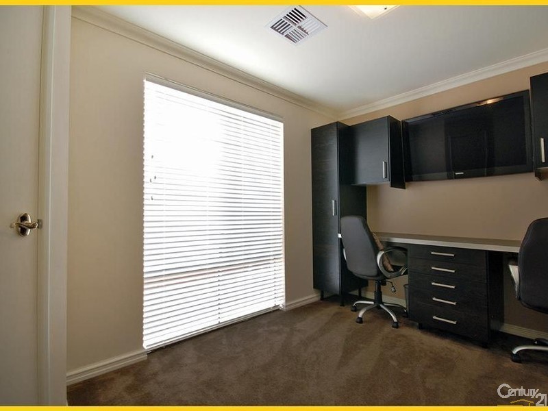 12 Manta Pass, Mindarie WA 6030