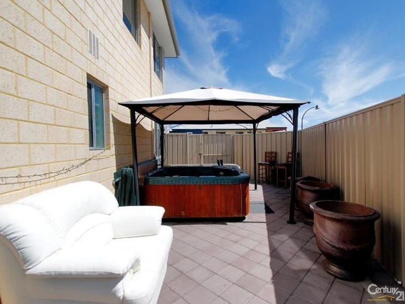 16 Melbourne Loop, Clarkson WA 6030