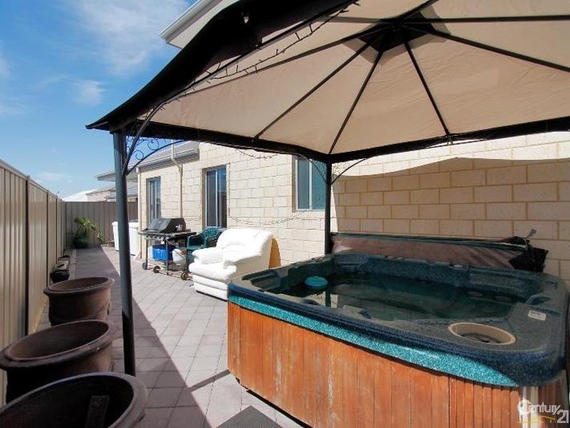 16 Melbourne Loop, Clarkson WA 6030