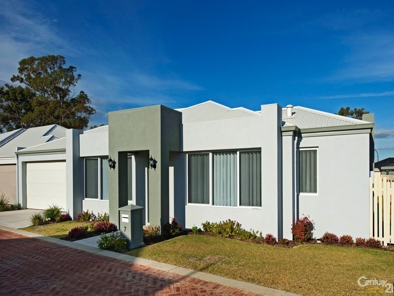 7 Yaroomba Place, Clarkson WA 6030