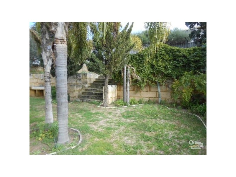 27 Meadow Place, Quinns Rocks WA 6030