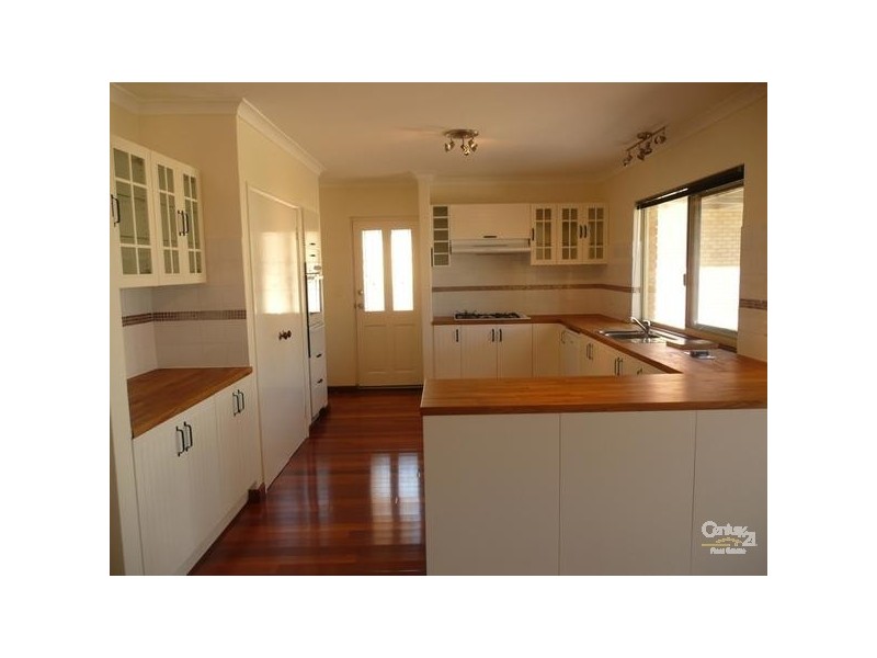 2 Rochester Drive, Mindarie WA 6030