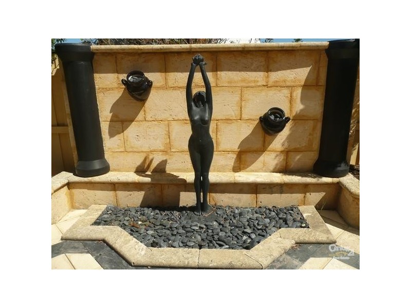 2 Rochester Drive, Mindarie WA 6030