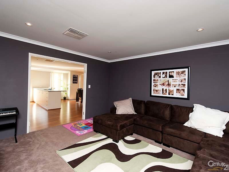 11 Saxicola Road, Banksia Grove WA 6031
