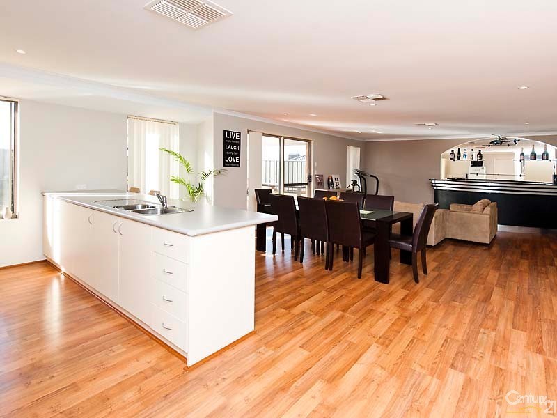 11 Saxicola Road, Banksia Grove WA 6031