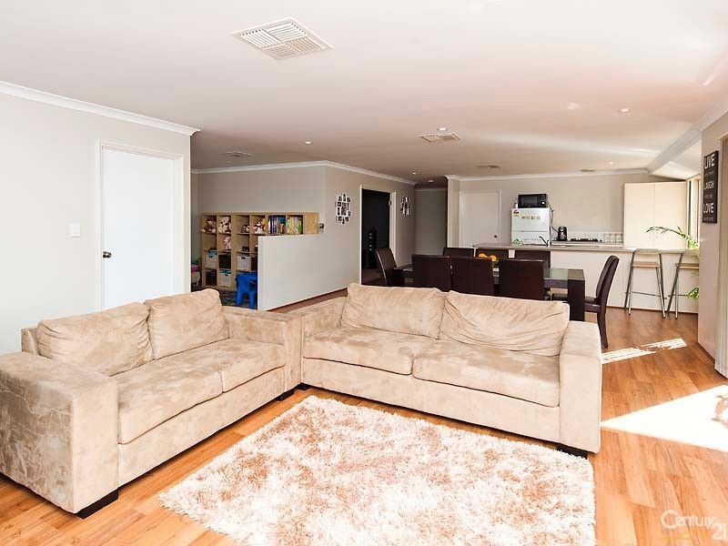 11 Saxicola Road, Banksia Grove WA 6031