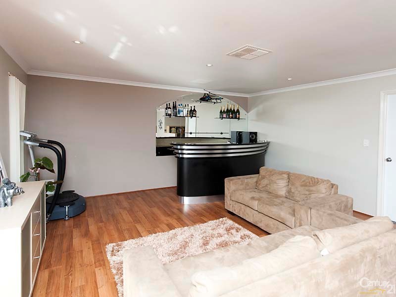 11 Saxicola Road, Banksia Grove WA 6031