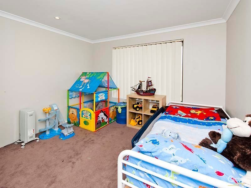 11 Saxicola Road, Banksia Grove WA 6031