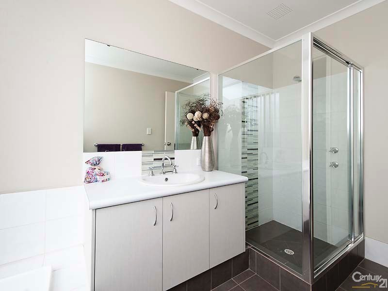 11 Saxicola Road, Banksia Grove WA 6031