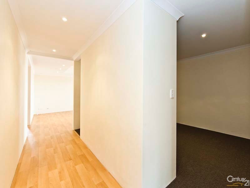 16 Grandoak Drive, Clarkson WA 6030