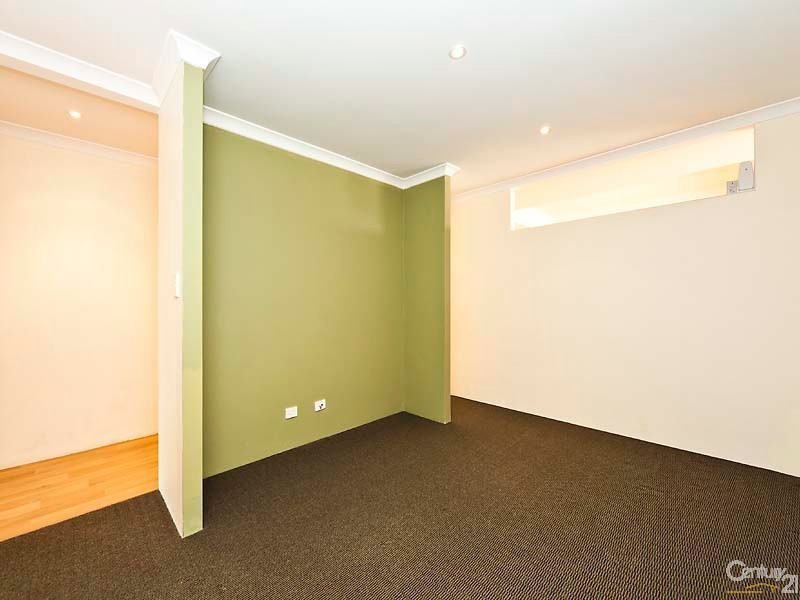 16 Grandoak Drive, Clarkson WA 6030