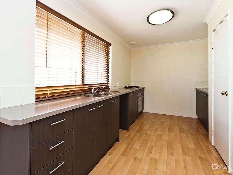 16 Grandoak Drive, Clarkson WA 6030