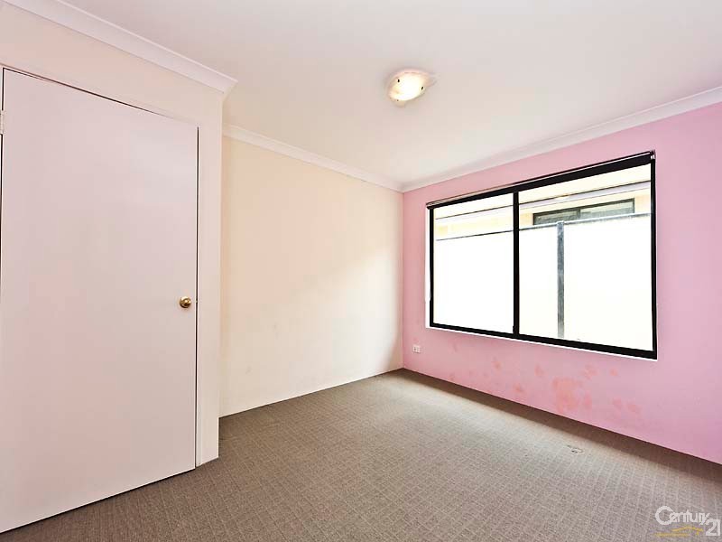 16 Grandoak Drive, Clarkson WA 6030