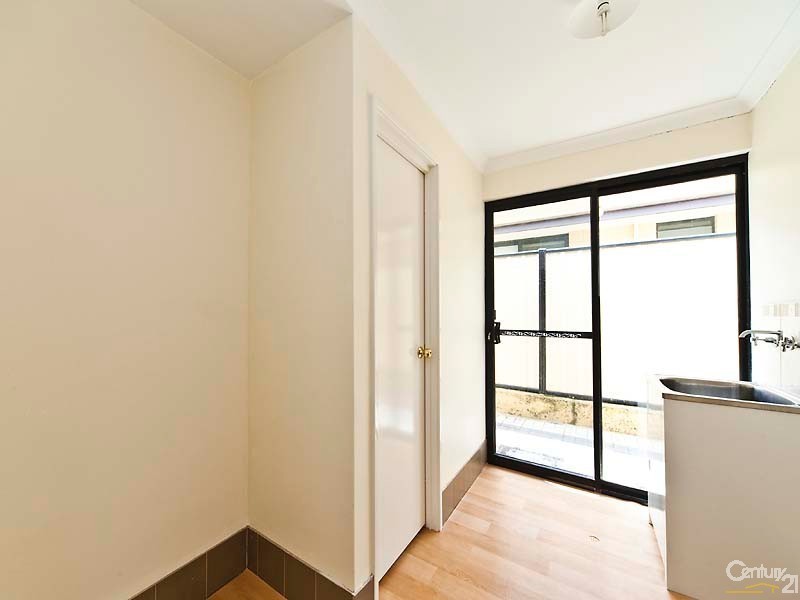 16 Grandoak Drive, Clarkson WA 6030