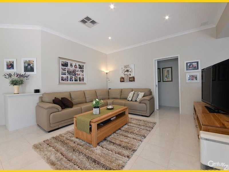 11 Marin Parade, Mindarie WA 6030