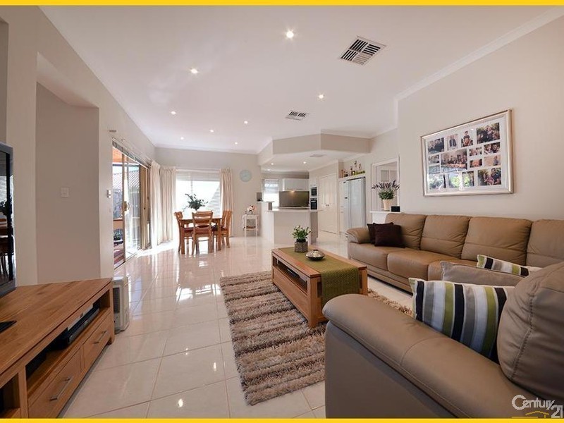 11 Marin Parade, Mindarie WA 6030