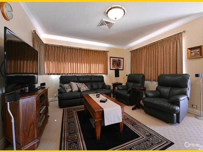 11 Marin Parade, Mindarie WA 6030