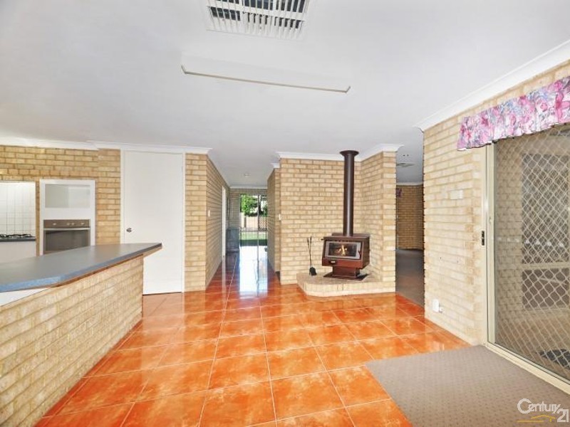 5 Essex Court, Quinns Rocks WA 6030