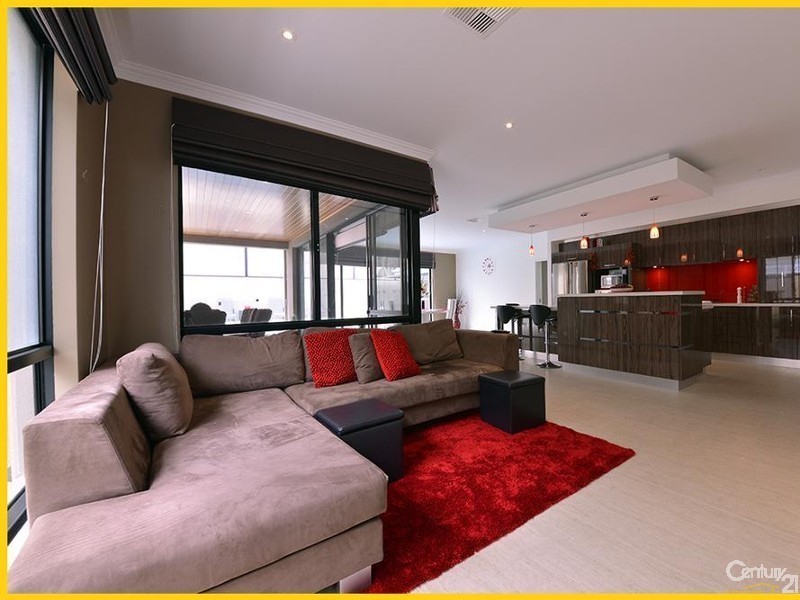 14 Yarmouth Road, Jindalee WA 6036