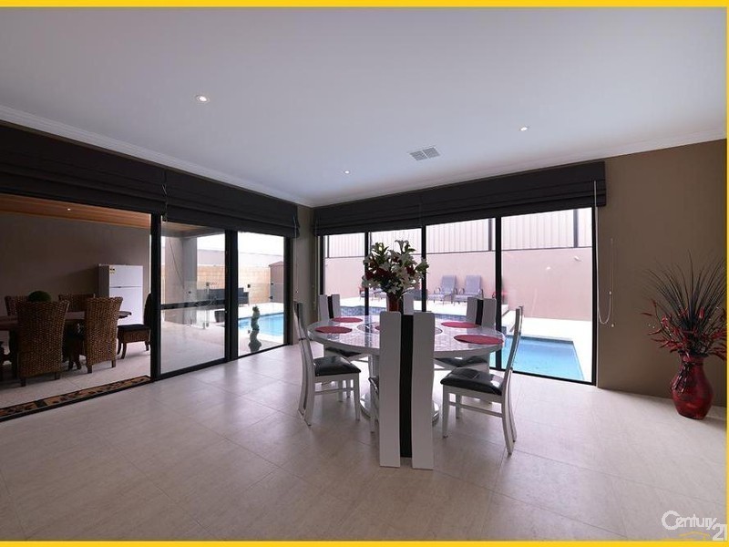 14 Yarmouth Road, Jindalee WA 6036